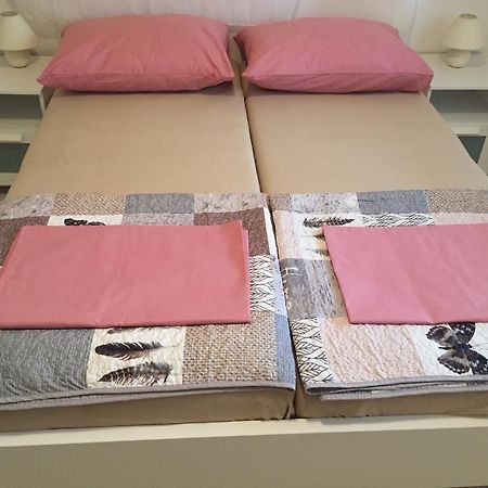 Apartmani Orhideja Rab Town Ngoại thất bức ảnh