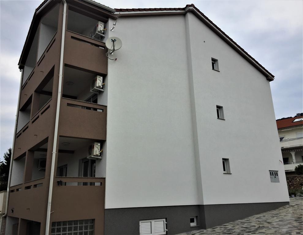 Apartmani Orhideja Rab Town Ngoại thất bức ảnh