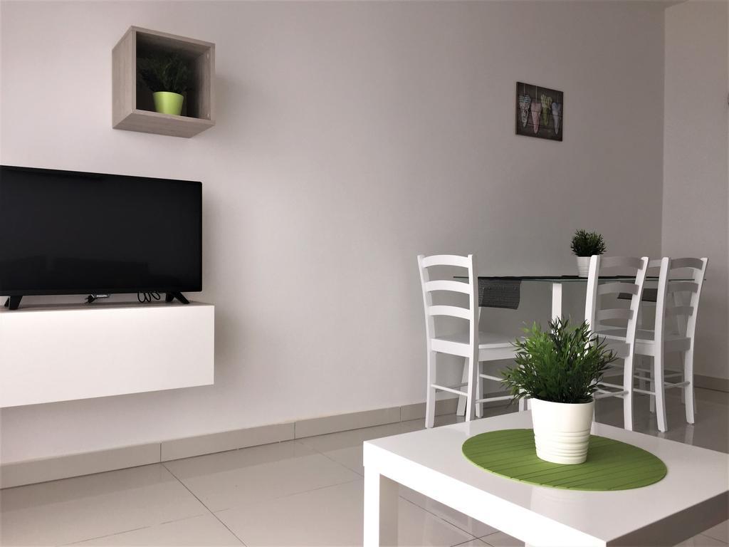 Apartmani Orhideja Rab Town Ngoại thất bức ảnh