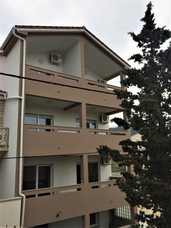 Apartmani Orhideja Rab Town Ngoại thất bức ảnh