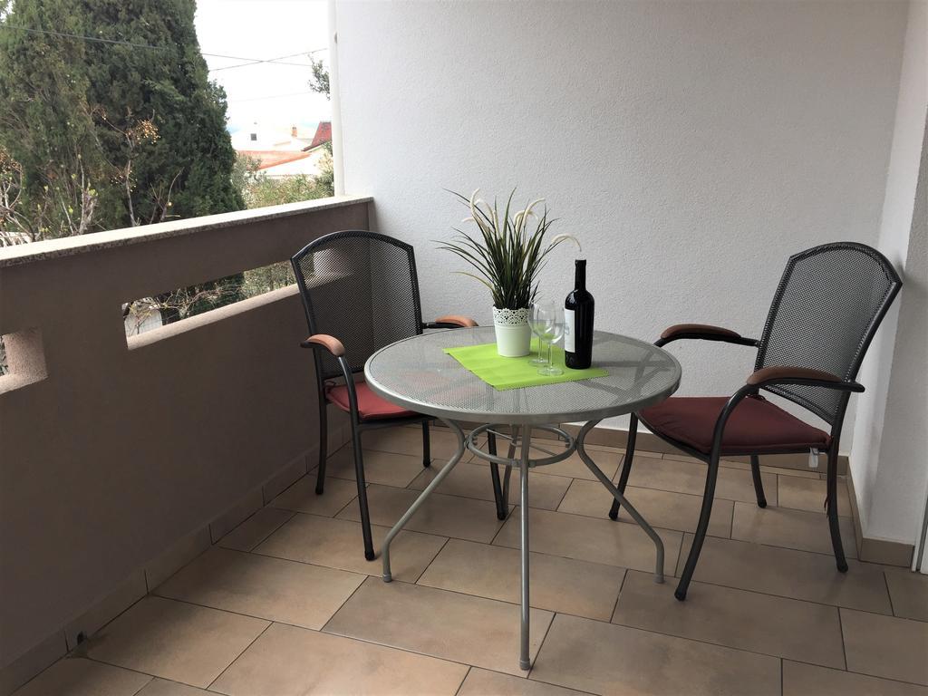 Apartmani Orhideja Rab Town Ngoại thất bức ảnh