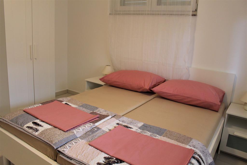 Apartmani Orhideja Rab Town Ngoại thất bức ảnh